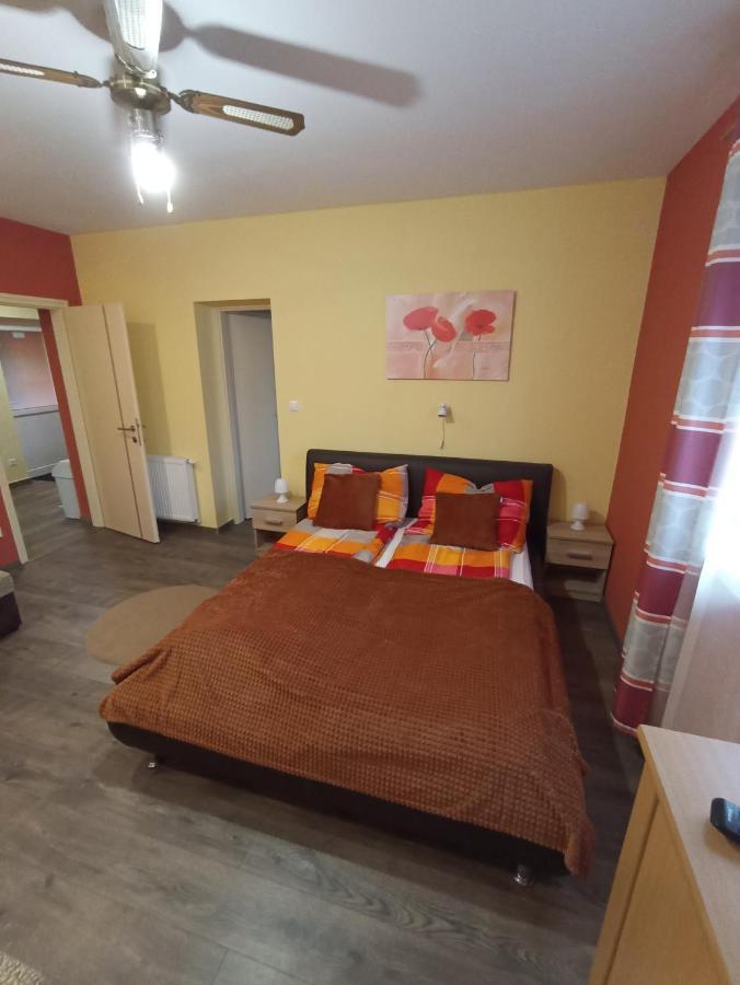 Borostyan Apartmanhaz Mórahalom Extérieur photo