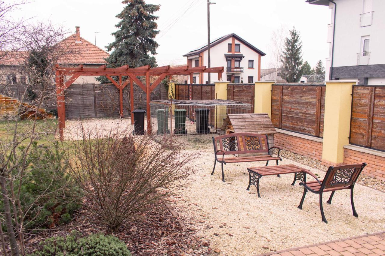Borostyan Apartmanhaz Mórahalom Extérieur photo