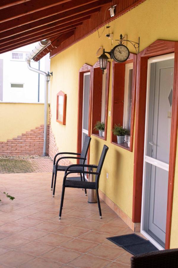 Borostyan Apartmanhaz Mórahalom Extérieur photo