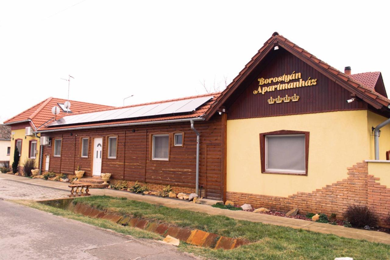 Borostyan Apartmanhaz Mórahalom Extérieur photo