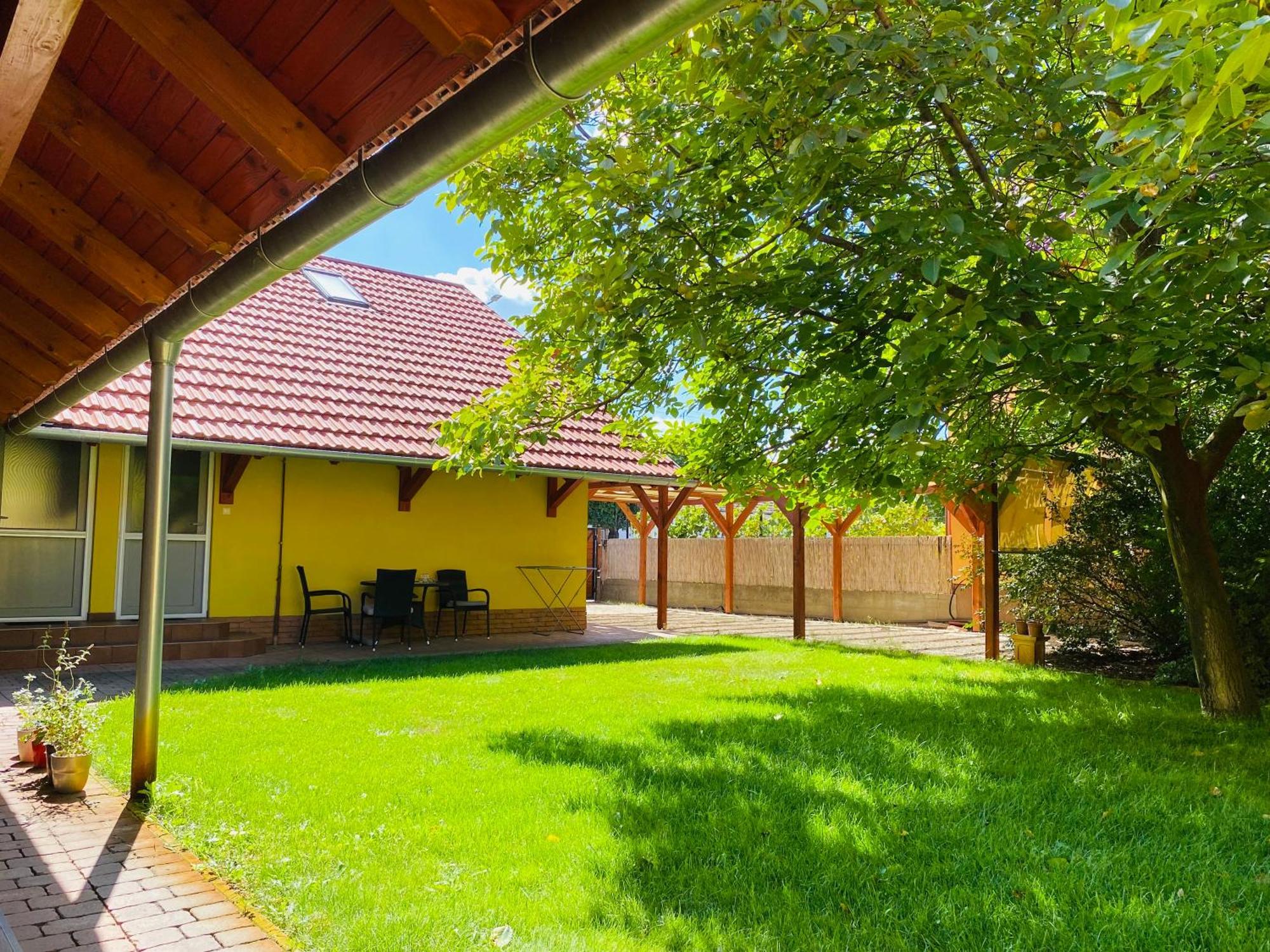 Borostyan Apartmanhaz Mórahalom Extérieur photo